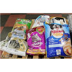 PALLET OF DAMAGED PACKAGING PET FOOD