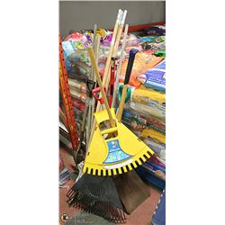 YARD/GARDEN TOOLS- ASSORTED LOT