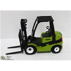 CLARK 1:20  SCALE DIECAST FORKLIFT