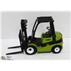 Image 1 : CLARK 1:20  SCALE DIECAST FORKLIFT