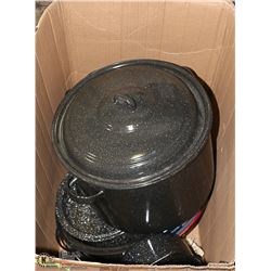 LOT OF 5 ROASTERS AND GENTLY USED CANNER