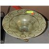 Image 1 : LARGE DECORATIVE BOWL, 15 ACROSS X 8 TALL