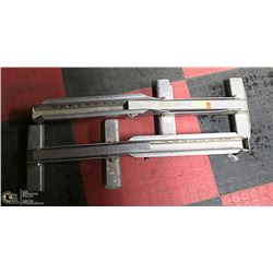 PAIR OF ALUMINUM LADDER JACKS