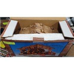NATIVITY SET IN BOX WITH 11 FIGURINES