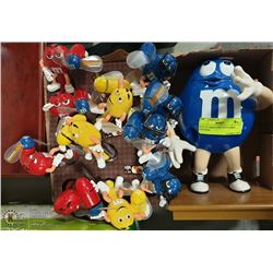 BOX OF M&M FANS WITH M&M FIGURINE