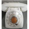 Image 2 : LOT OF 2 VINTAGE ROTARY PHONES BLACK & WHITE