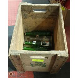 VINTAGE CANADA DRY CRATE WITH 4 VINTAGE BOTTLES