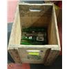 Image 1 : VINTAGE CANADA DRY CRATE WITH 4 VINTAGE BOTTLES