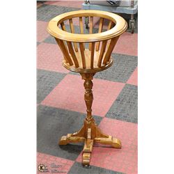 VINTAGE SOLID OAK PLANT STAND,CARVED SCROLL LEG
