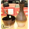 Image 1 : ORNATE 2 PIECE VASE SET