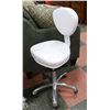 Image 1 : NEW WHITE HYDRAULIC CHAIR