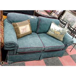LOVE SEAT- "C.R. LAINE" GREEN/BURGUNDY PIPING