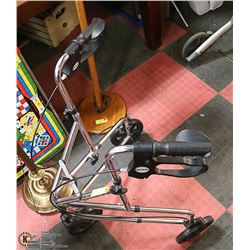 LIGHTWEIGHT WALKER ( COLLAPSIBLE)