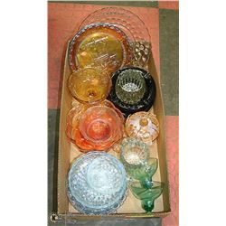 TRAY OF VINTAGE GLASS WARE