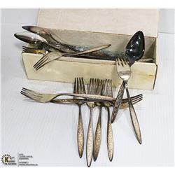 ROGERS BROS SILVERWARE IN A BOX