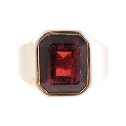 Men's 14K Yellow Gold Garnet Ring