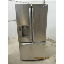 LG Stainless Steel S X S Fridge w Bottom Freezer w Water & Ice Maker