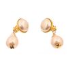 Image 1 : Chanel Vintage Gold Faux Pearl Tear Drop Clip On Earrings