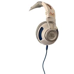 The Last Witch Hunter Bronwyn (Bex Taylor-Klaus) Headphones Movie Props