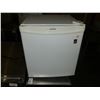Image 1 : Mini Fridge
