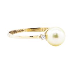 0.04 ctw Diamond and Pearl Ring - 10KT Yellow Gold