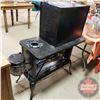 Image 4 : New Perfection Kerosene Stove (30"H x 41"W x 17"D) & Oven Top (18"H x 21'W x 13"D)
