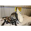Image 1 : 12 Cdn Goose Decoys (Land)