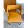 Image 1 : 2 Orange Chairs