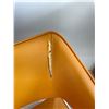 Image 2 : 2 Orange Chairs