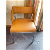 Image 3 : 2 Orange Chairs