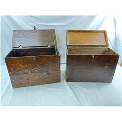 2 wooden storage boxes