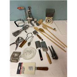 Miscellaneous Kitchen Lot