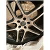 Image 2 : 2 Tires on rims and two rims