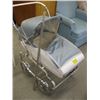 Image 1 : BABY CARRIAGE