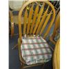 Image 2 : OAK DINING TABLE WITH 6 ARROWBACK CHAIRS