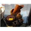 Image 1 : 5 DECORATIVE PIECES
