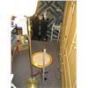 Image 1 : 3 LEGGED REED TOP TABLE