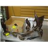 Image 1 : BOX OF IRONWOOD ANIMAL FIGURINES