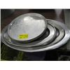 Image 1 : A LOT OF STAINLESS PLATTERS & PIZZA PANS