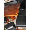 Image 2 : 3 PC ROUND BENCH WITH TABLE & 3 CHAIRS
