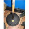 Image 2 : UMBRELLA WITH UMBRELLA HOLDER