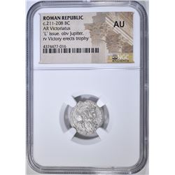 211-208 BC AR VICTORIATUS NGC AU