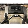Image 2 : LIFE FITNESS 95TI COMMERCIAL INCLINE FLEXDECK TREADMILL, 120V/20A PLUG