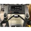 Image 2 : LIFE FITNESS 95TI COMMERCIAL INCLINE FLEXDECK TREADMILL, 120V/20A PLUG