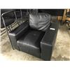 Image 1 : BLACK LEATHER RECEPTION CHAIR