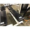 Image 2 : VERTICAL BENCH