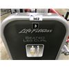 Image 2 : LIFE FITNESS SEATED LEG CURL STATION