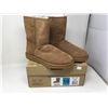 Image 1 : Kirkland Short Shearling Boot (Size 10) Chestnut