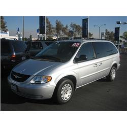 2002 Chrysler Town & Country Van 77429 