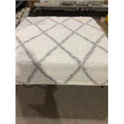 5' 3" x 7' Area Rug